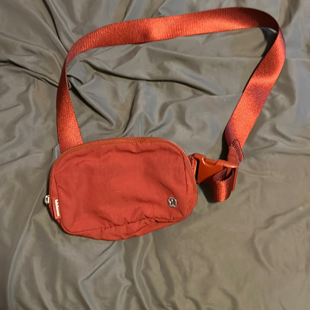 Lulu lemon Fanny pack